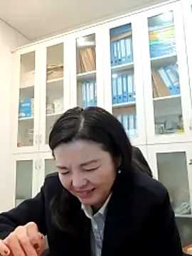 ialnuyoa_h Obrolan Langsung XXX