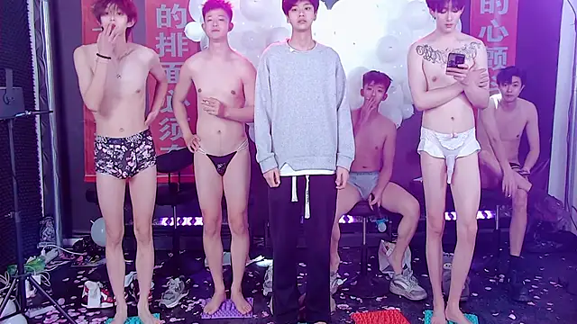 TNT-001 Adlı Modelin Canlı XXX Sohbeti