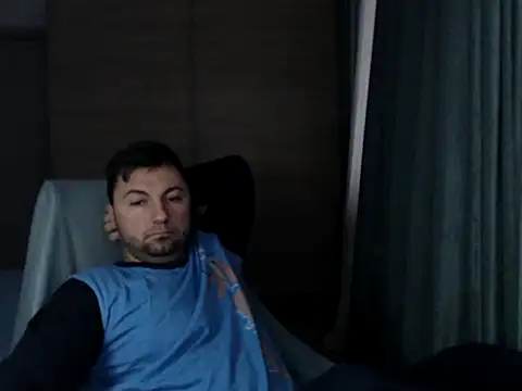 Pokazy przed kamerką – HankMalone