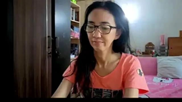 sexyCitty Adlı Modelin Canlı XXX Sohbeti