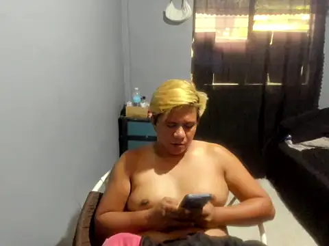 Clark_Asian Chat XXX in diretta