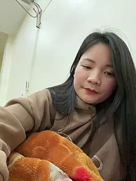 Bee_Yellow00 webkamerás műsora