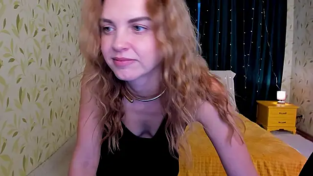 LunaFlinn live XXX chat