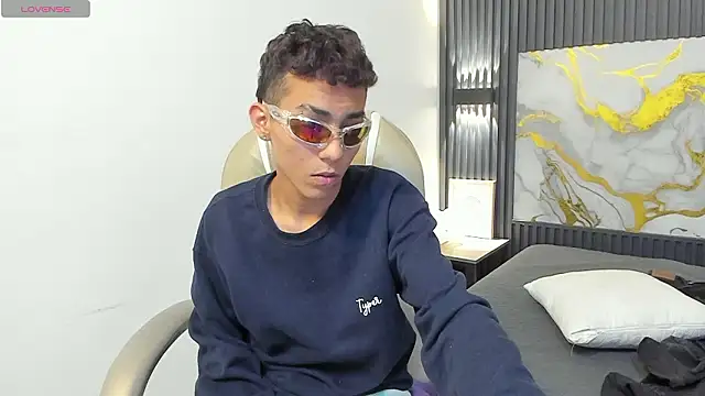 TaylerMiles – Naživo XXX chat