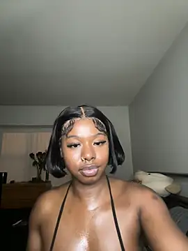 TinyBlazian901 élő XXX-chatje