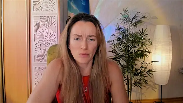 RebeccaMartinez élő XXX-chatje