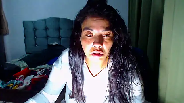 AmaraRoberts420 现场XXX聊天