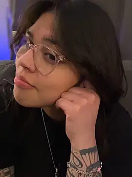 miacanela_xo 现场XXX聊天