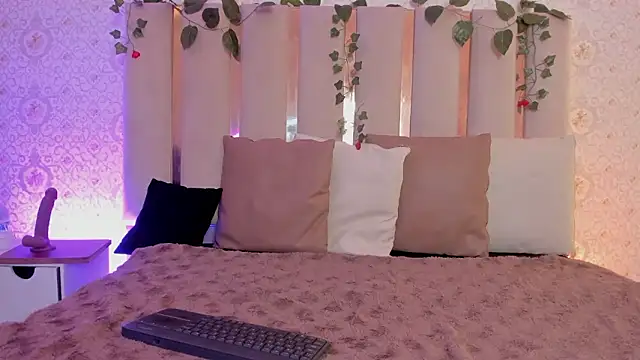 Chat +18 de Daphnne_tay ao vivo