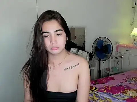 Chat XXX ao vivo de nica_doll