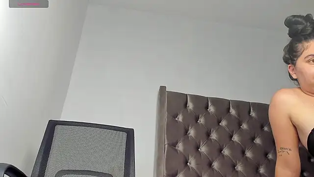 Živý XXX chat NikkiBotero