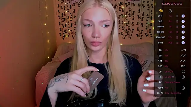 AnyaTaylor_ Chat XXX in diretta