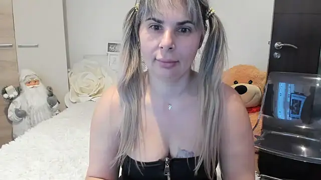 sweetemy4u's Webcam Show