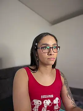 دردشة Isabella-Teen الجنسية المباشرة