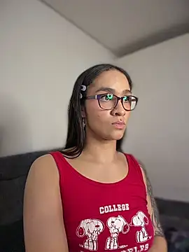 Isabella-Teen: онлайн-секс-чат