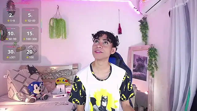 huge_armound Show Webcam