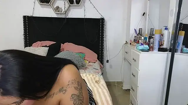 Czat XXX na żywo – charlotte_077