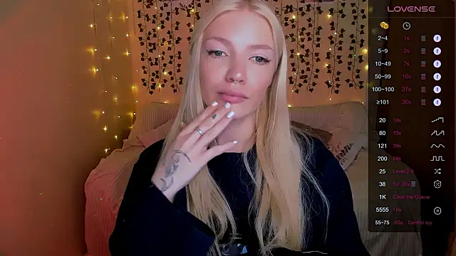 AnyaTaylor_のライブXXXチャット