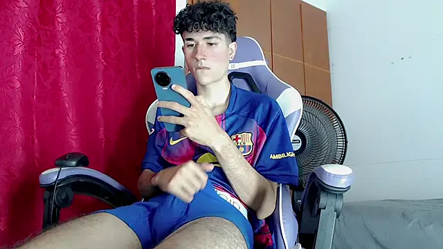 Johnny_cagee_ Chat XXX in diretta