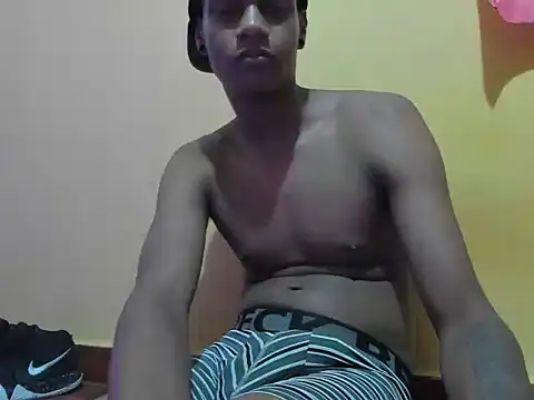 aunstin_farid1 Show in webcam