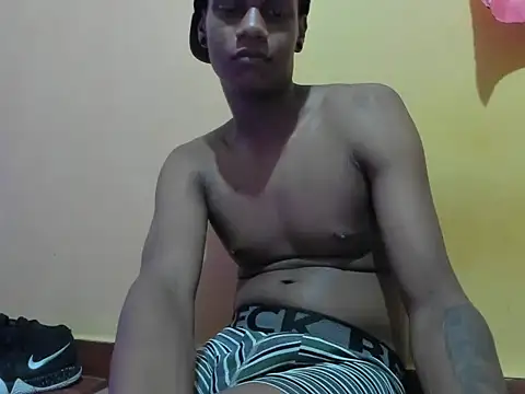 Czat XXX na żywo – aunstin_farid1