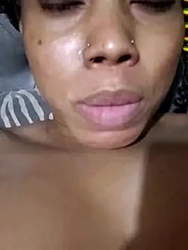 Chat XXX en directo de HONEYSWEETS_LIVE