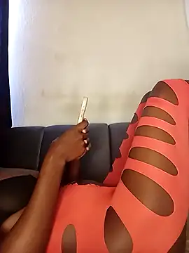 MissMilkers28 即時 XXX 聊天