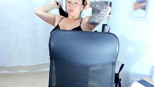 Chatroom XXX en direct de helena_smith