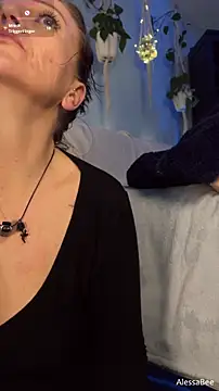 Онлайн чат XXX TheSweetestFknSlut