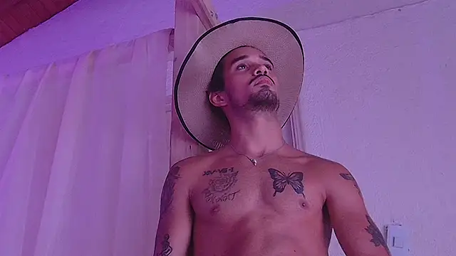 Laila_asher: διαδικτυακό σόου στην κάμερα