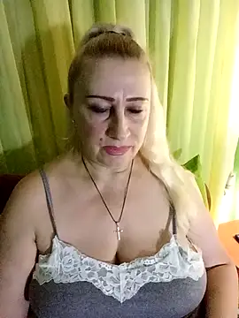 Chatroom XXX en direct de Esenia505