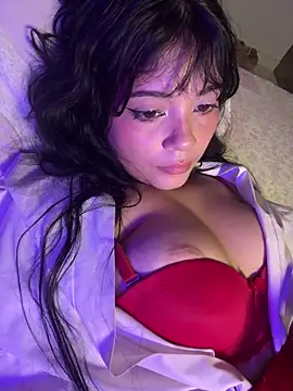 EmillieX 现场XXX聊天