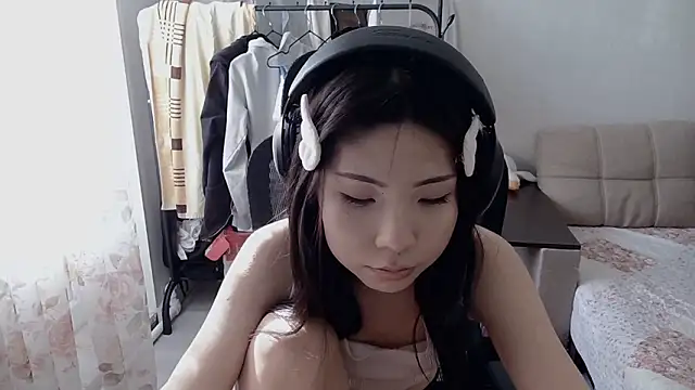 AprilOnilll Adlı Modelin Canlı XXX Sohbeti