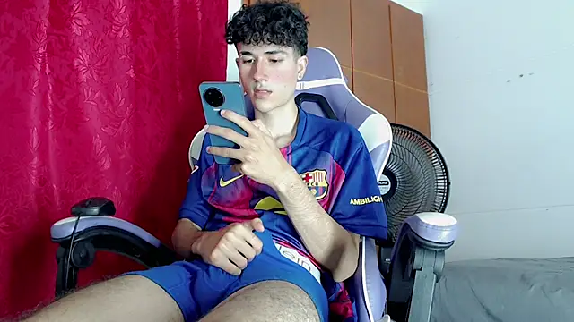 Johnny_cagee_ Chat XXX live