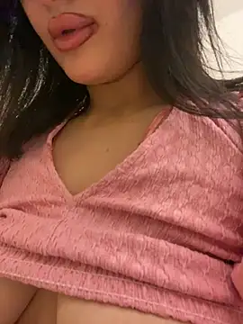 Milana_UK 即時 XXX 聊天