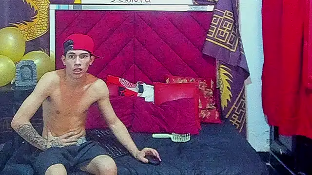 Pride_couple Chat XXX live