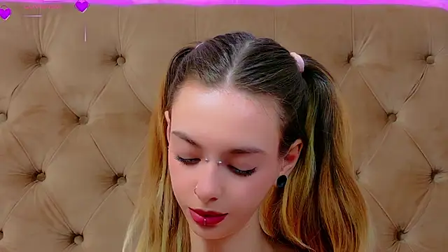 Czat XXX na żywo – CoraVex