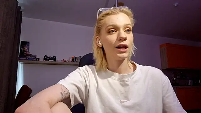 AuraNevera Webcam Show