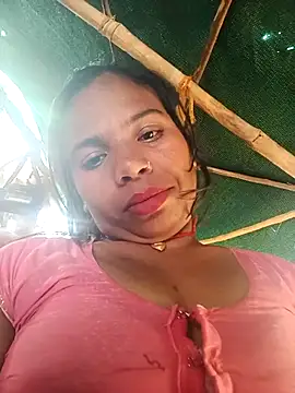 Rubi_sarma: διαδικτυακό σόου στην κάμερα