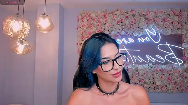 Онлайн чат XXX KayraLanne