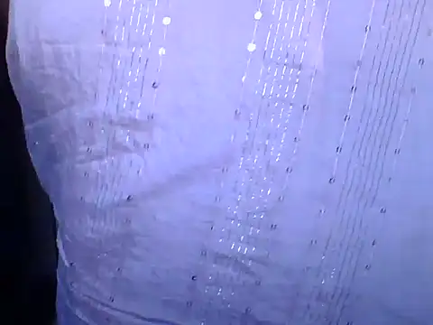 Mathi_cam élő XXX-chatje