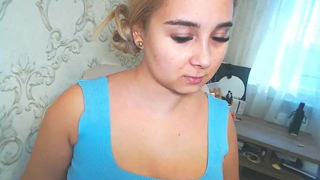 DolphinDreams live XXX chat