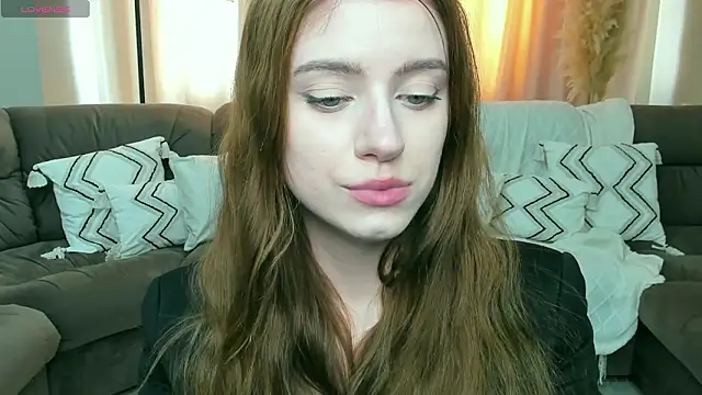 Erica_Kiss Adlı Modelin Canlı XXX Sohbeti