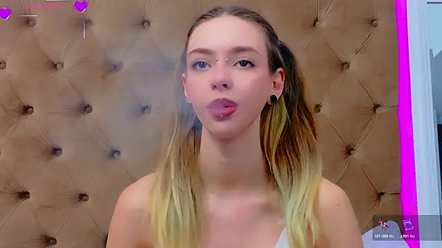 Chatroom XXX en direct de CoraVex