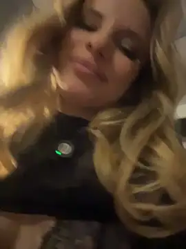 دردشة LanaSparks الجنسية المباشرة