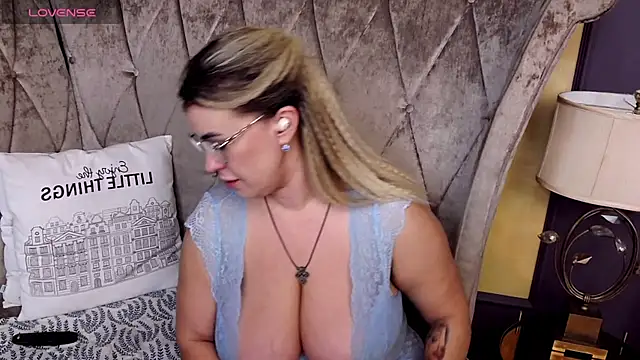 BustyGizelle লাইভ XXX চ্যাট