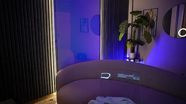 Pokazy przed kamerką – KaylaLuxx_