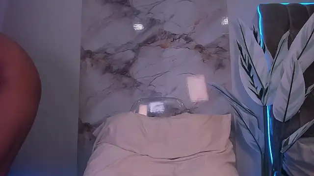 Calyselen's Live XXX Chat