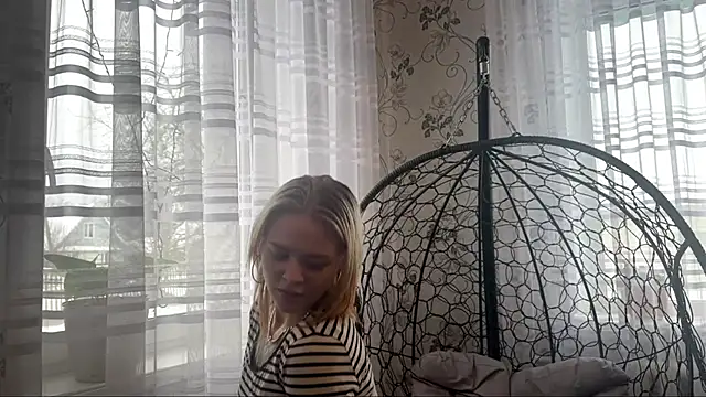 MichaelaStruckhoff Adlı Modelin Canlı XXX Sohbeti