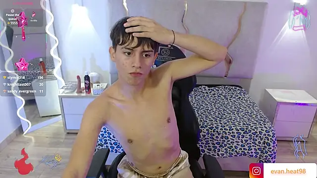 دردشة EVAN_TAY الجنسية المباشرة